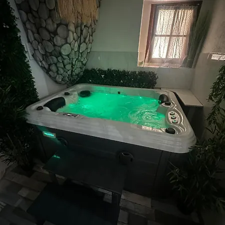 Maison Familiale A 2 Min A Pied De L'institut A Armand Calme Jeux Babyfoot Jacuzzi Proche